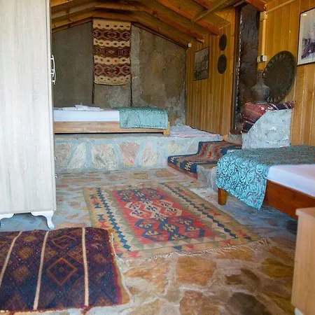 בית הארחה Teras Paradise דמרה